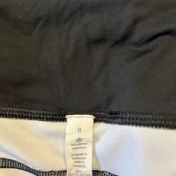 Lululemon Top Speed Crop *Full-On luxe
Floral Sport Tranquil Blue Mul/Blk SZ 8 - Picture 6 of 7